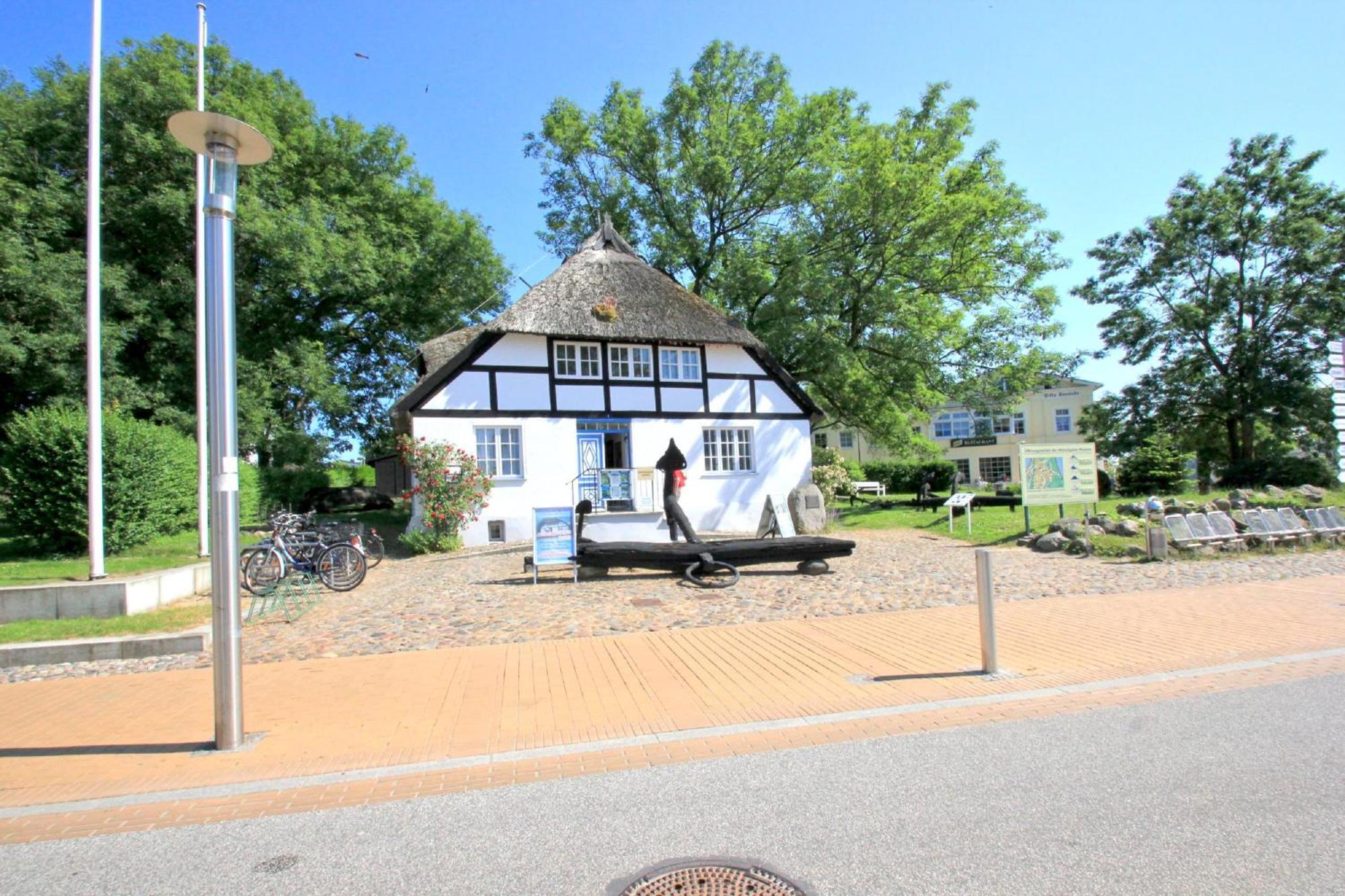 Fewo Mit Terrasse, Gratis Nutzung Vom Ahoi Erlebnisbad Und Sauna In Sellin - Haus Blick Zur See Fewo 13 Goehren  Exteriör bild